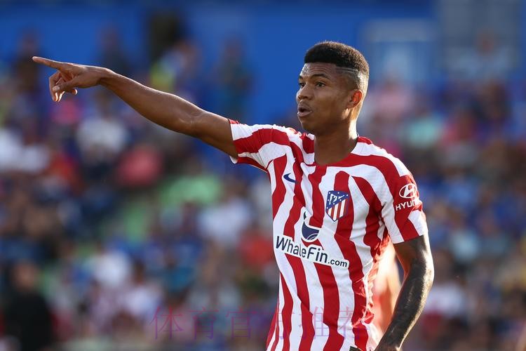 雷尼尔冬窗不会离开多特 皇马依然对他寄予厚望 雷尼尔冬窗不会离开多特 皇马依然对他寄予厚望